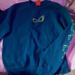 Barefoot bar sweater